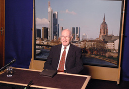 2008-08-21: Lyndon LaRouche interviewed at Russian TV studio, Frankfurt, Germany