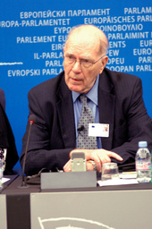 2008-12-17: Lyndon LaRouche press conference, Strasbourg, France