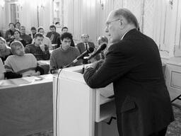 2002-12-12: Lyndon LaRouche to audience in Berlin, Germany