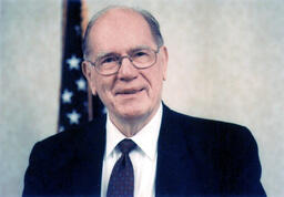 2003-06-29: Lyndon LaRouche at campaign event in Queens, New York